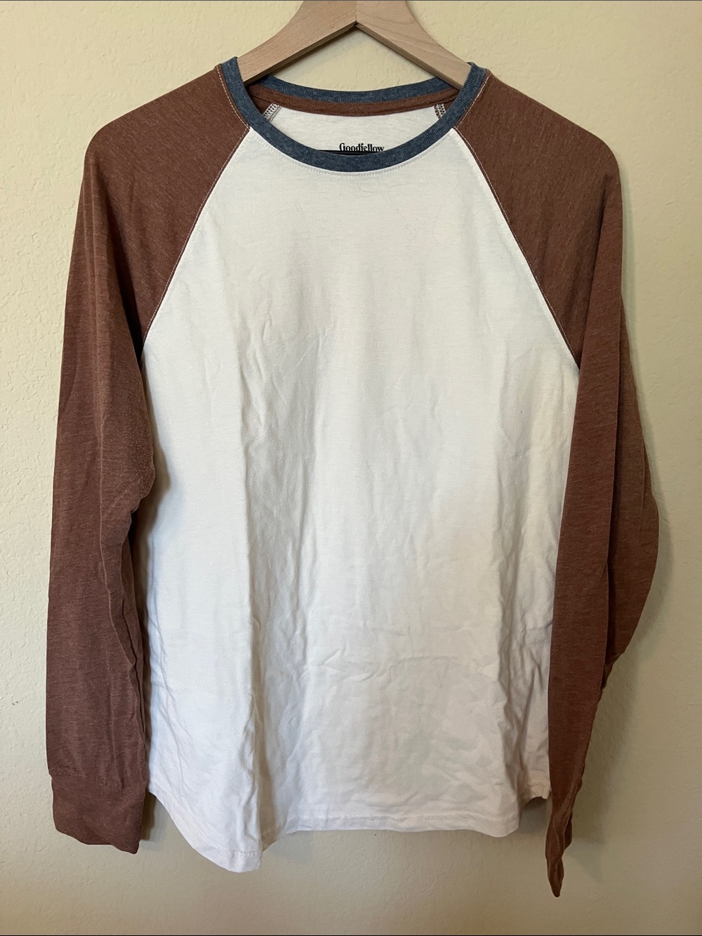 Goodfellow & Co White Body with Brown Raglan Sleeves Long Sleeve Tee